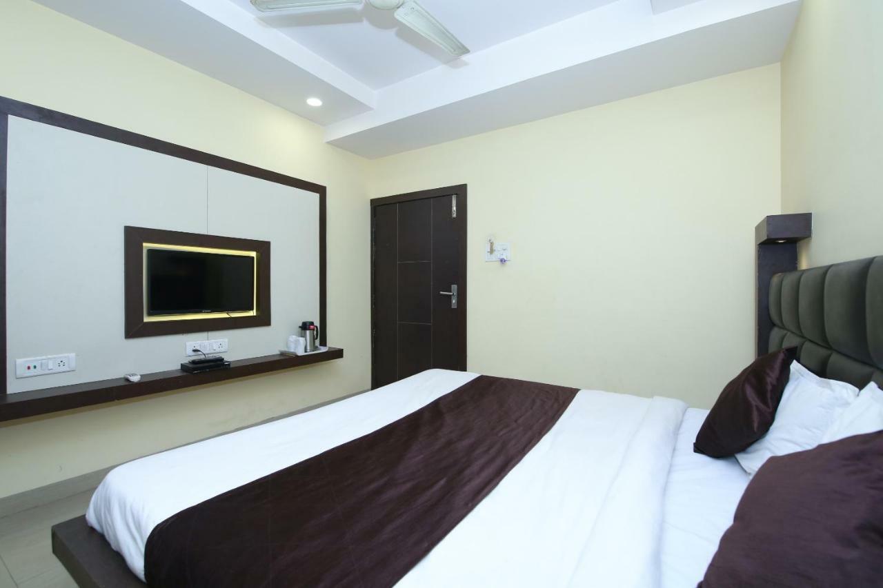 Hotel Rahul Jabalpur Bagian luar foto