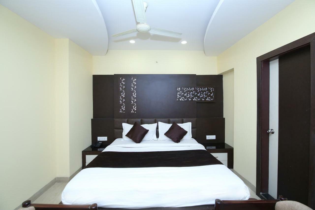 Hotel Rahul Jabalpur Bagian luar foto